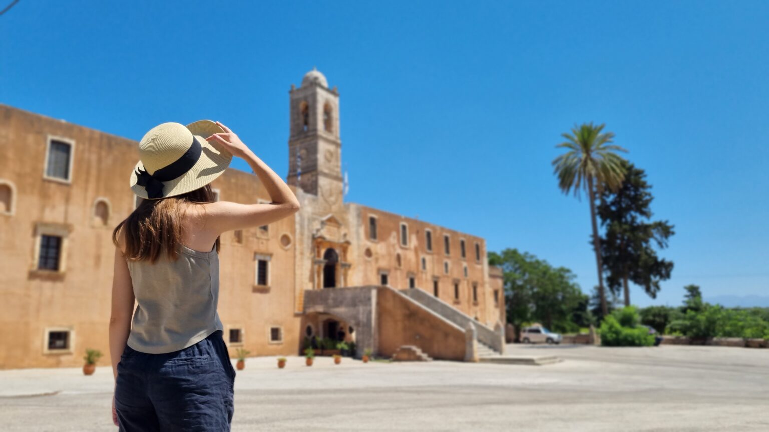 Agia Triada portret- Agia Triada Muzeum- wycieczka Akrotiri